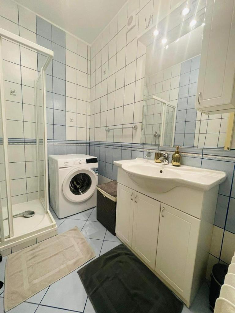Lovely 2Bdr In Center, Wifi & Self-Check In Bratysława Zewnętrze zdjęcie
